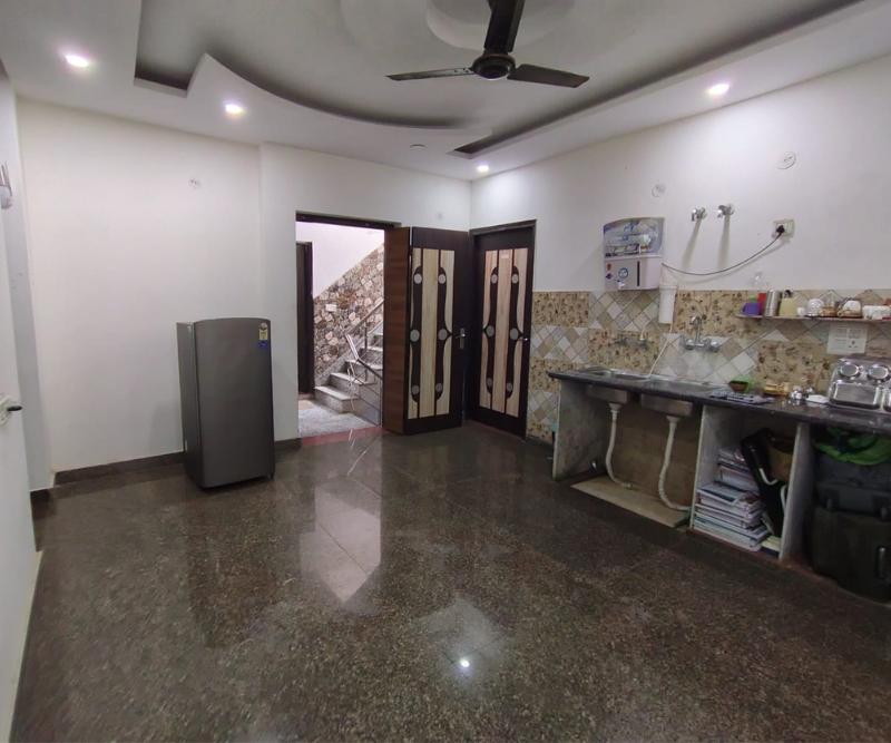 Common area in ladies PG Delhi