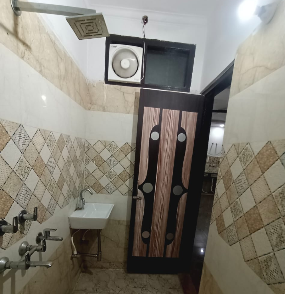 Luxury hostel room near North Campus