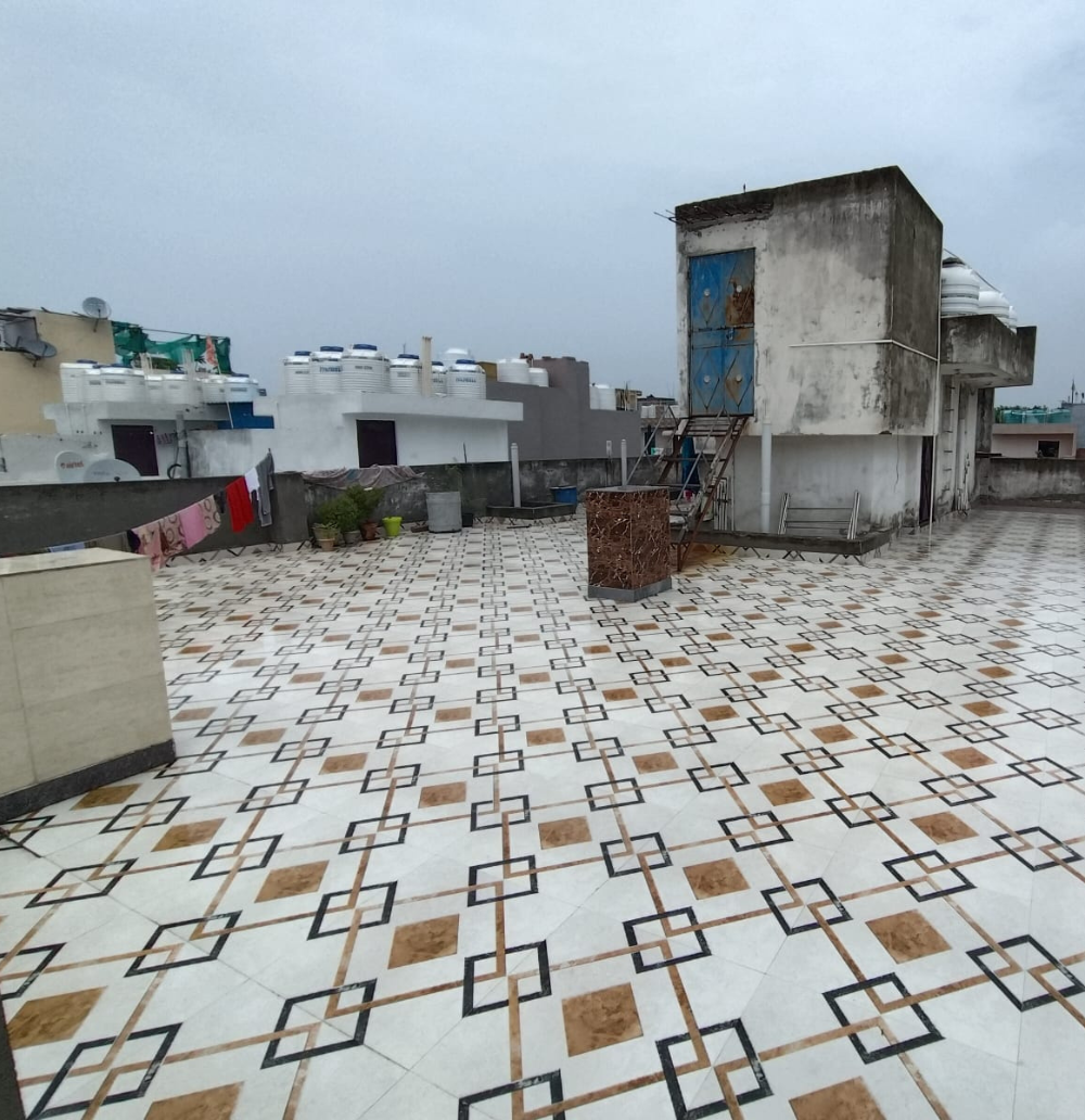 Spacious hostel room for students